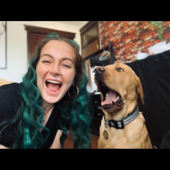 Meet your Posher, Cassie - Picture 4 of 7